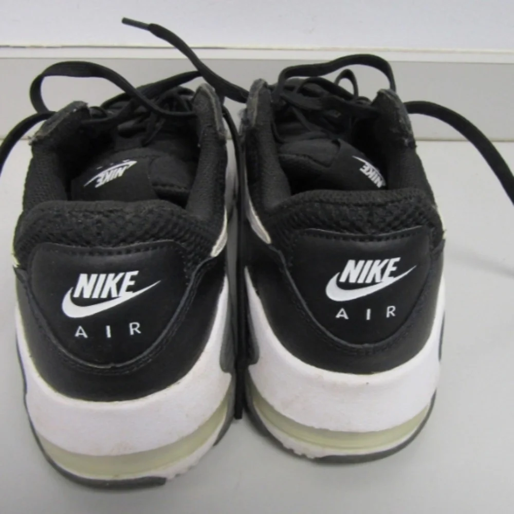 Nike Air Max Excee Sneakers Wmn's Size 7M Like New - Picture 3 of 8